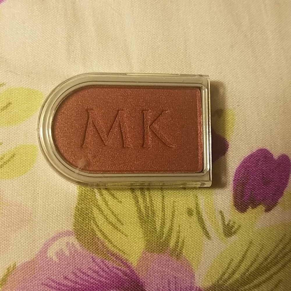 NEW W/O BOX MARY KAY SIGNATURE EYE SHADOW
